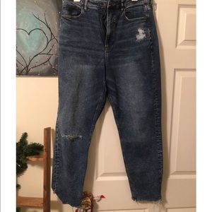 Ripped American eagle mom jeans